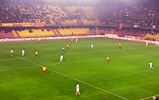 Benevento, Crotone sconfitto nel recupero. Mignani e Carfora la ribaltano